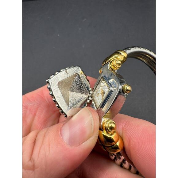 Vintage Gruen Ladies\' Secret Two Tone Bracelet Bangle Watch Japan Movt GR99691